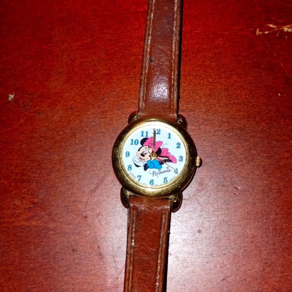 Vintage women's lorus Minnie mouse watch